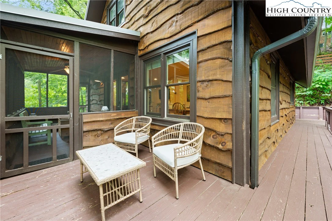 Image number 1 for the current listing