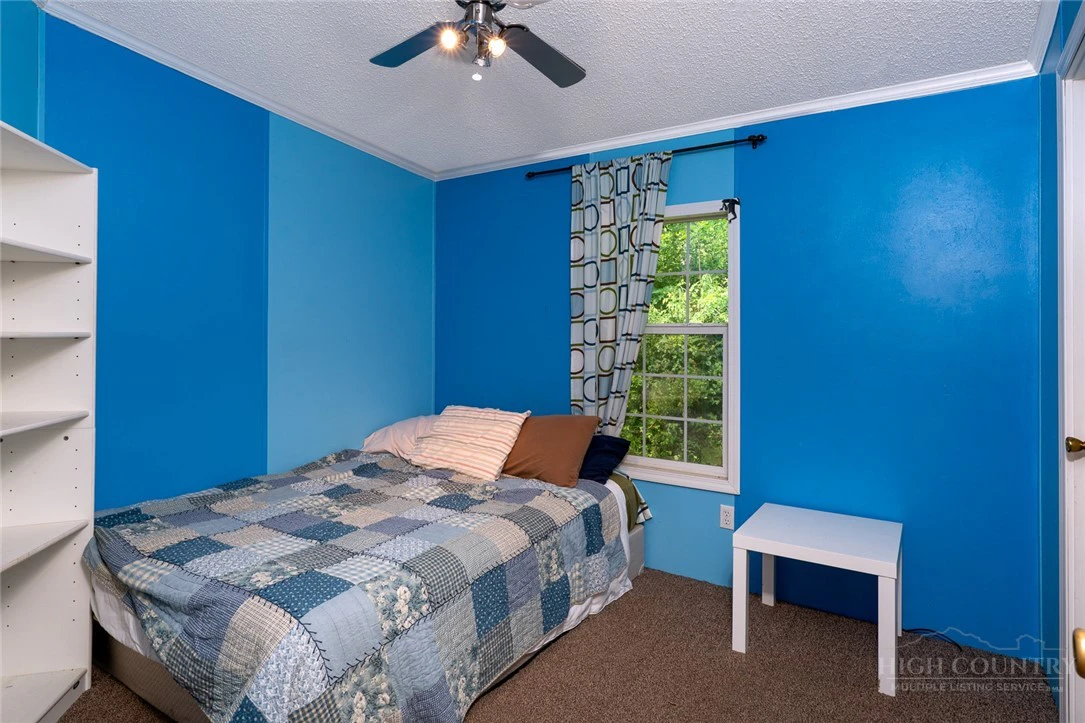 Image number 8 for the current listing