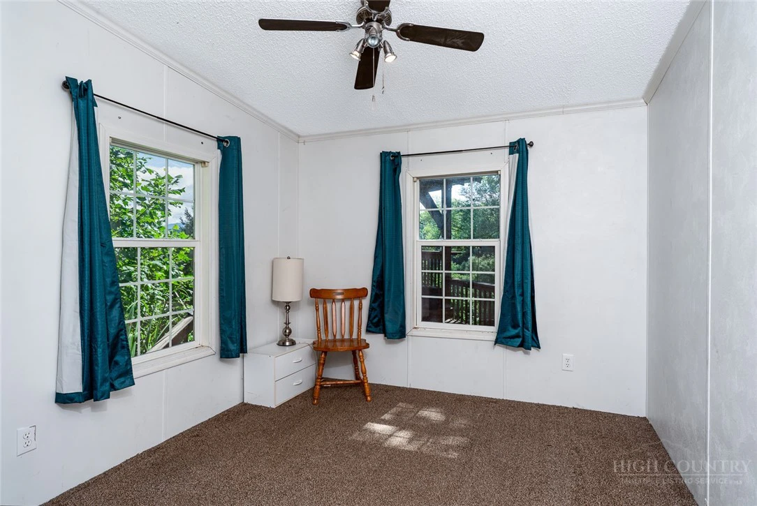 Image number 11 for the current listing