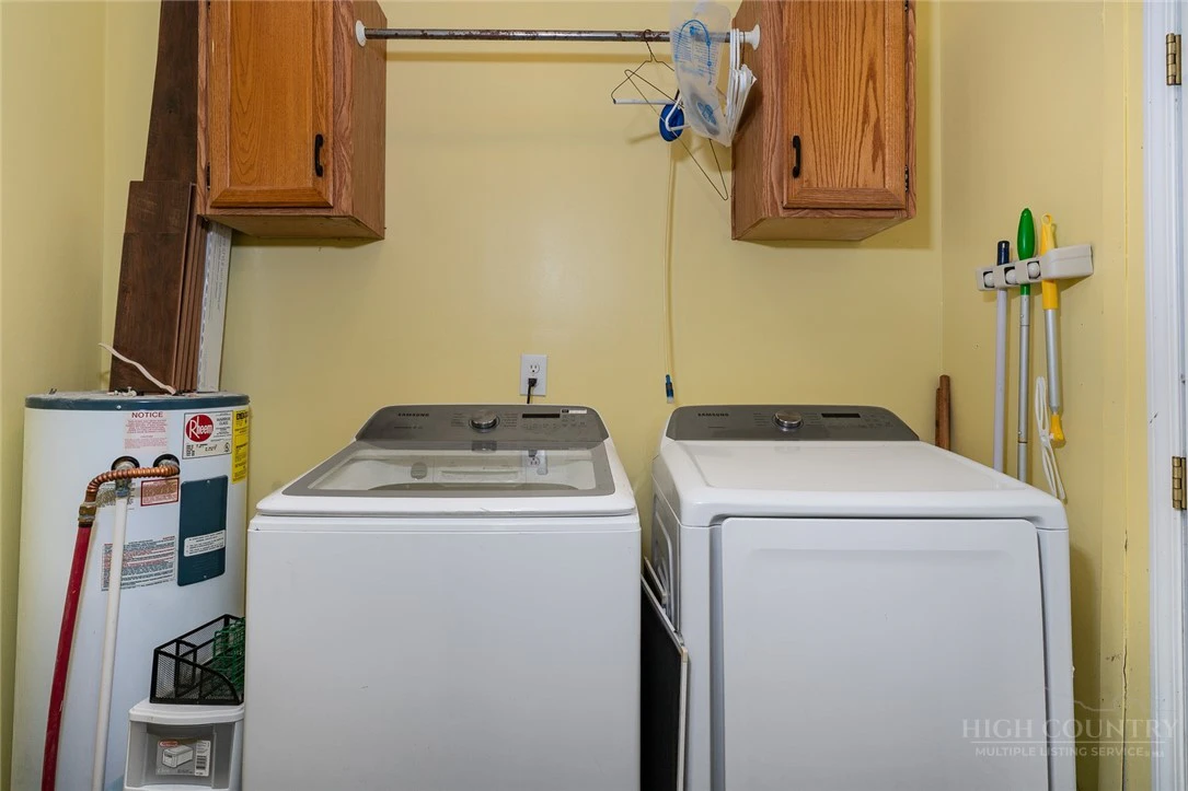 Image number 13 for the current listing