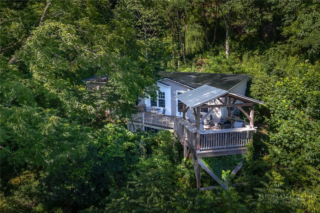 Image number 18 for the current listing