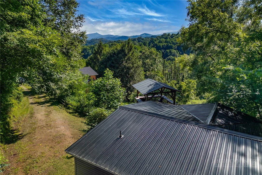 Image number 20 for the current listing