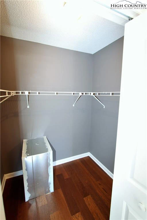 Image number 10 for the current listing