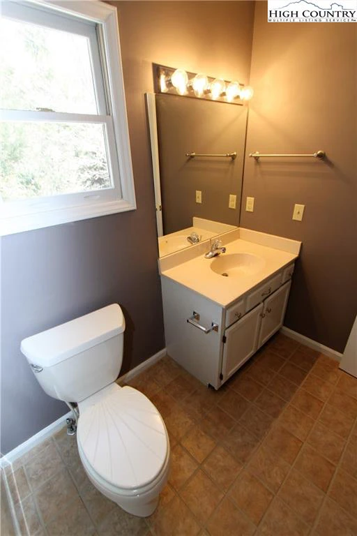 Image number 5 for the current listing