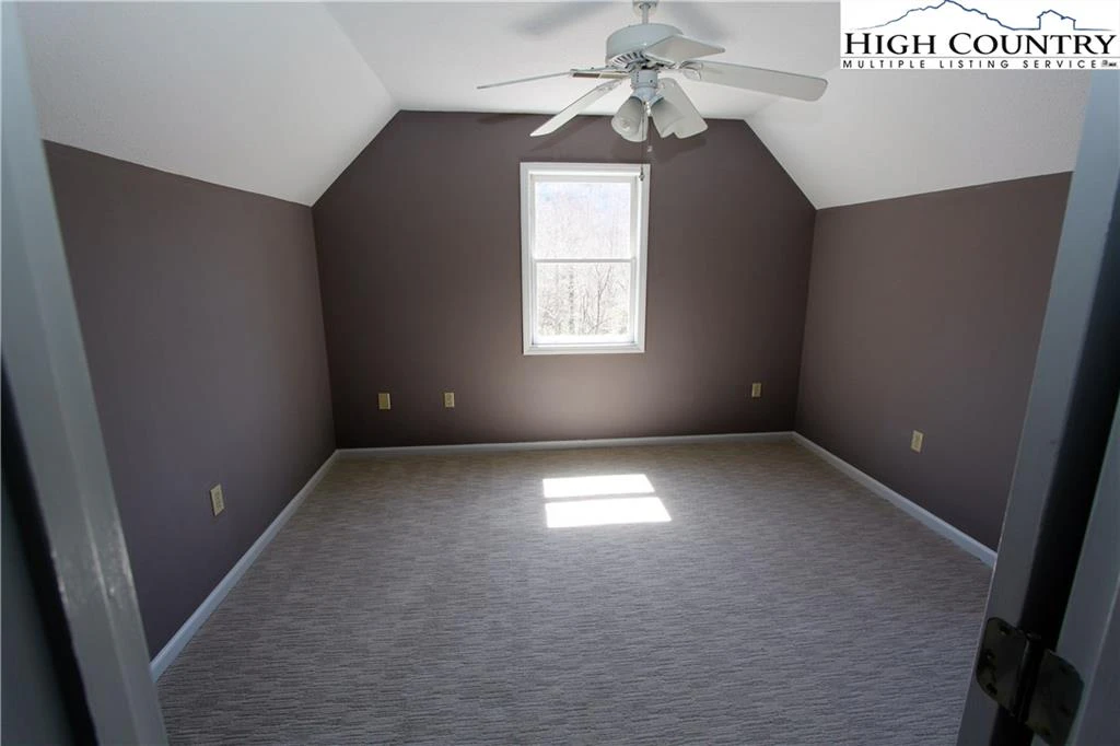 Image number 7 for the current listing