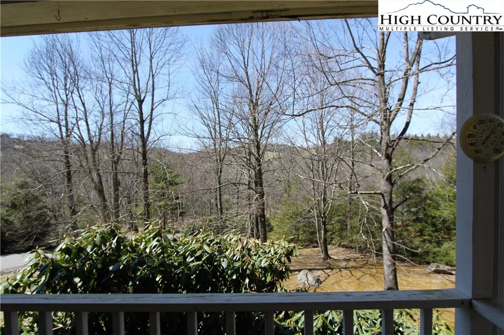 Image number 14 for the current listing