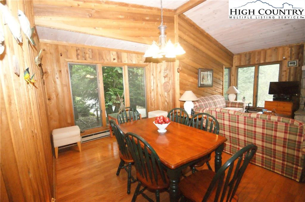 Image number 3 for the current listing