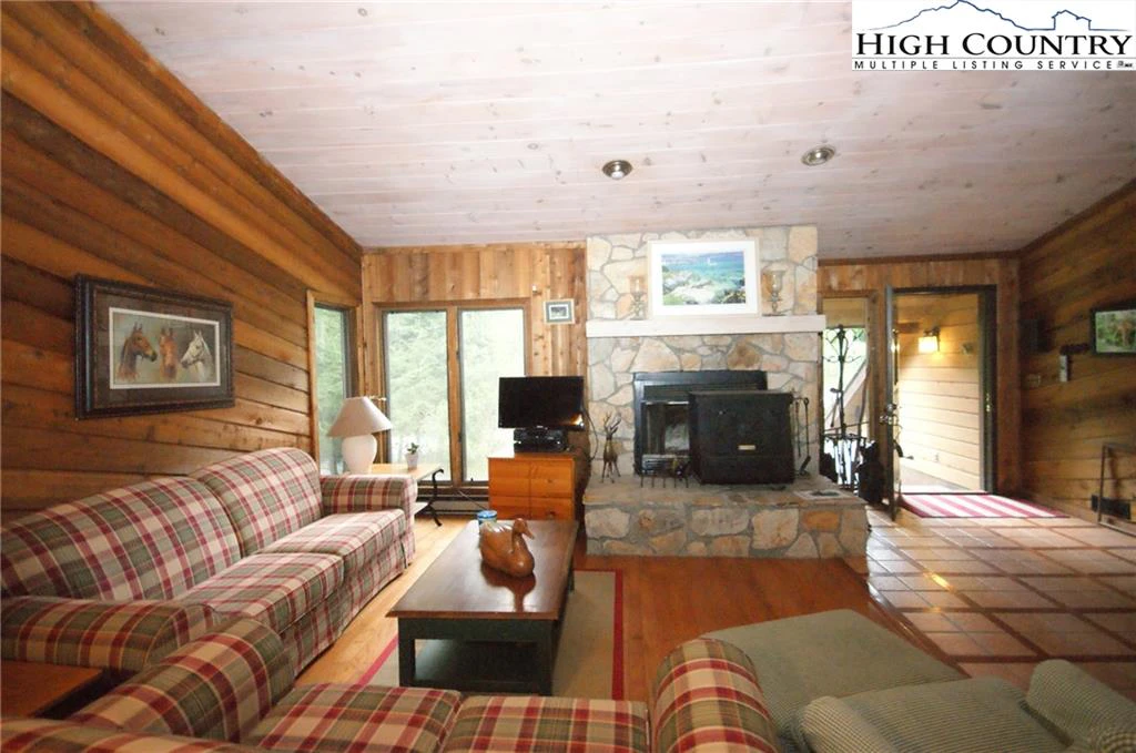Image number 7 for the current listing
