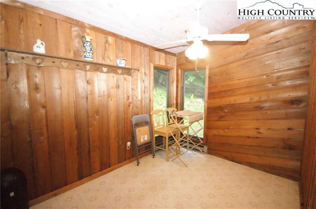Image number 9 for the current listing