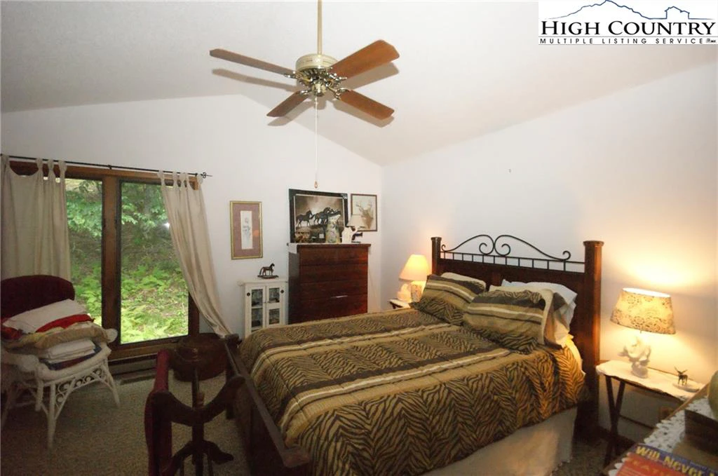 Image number 10 for the current listing