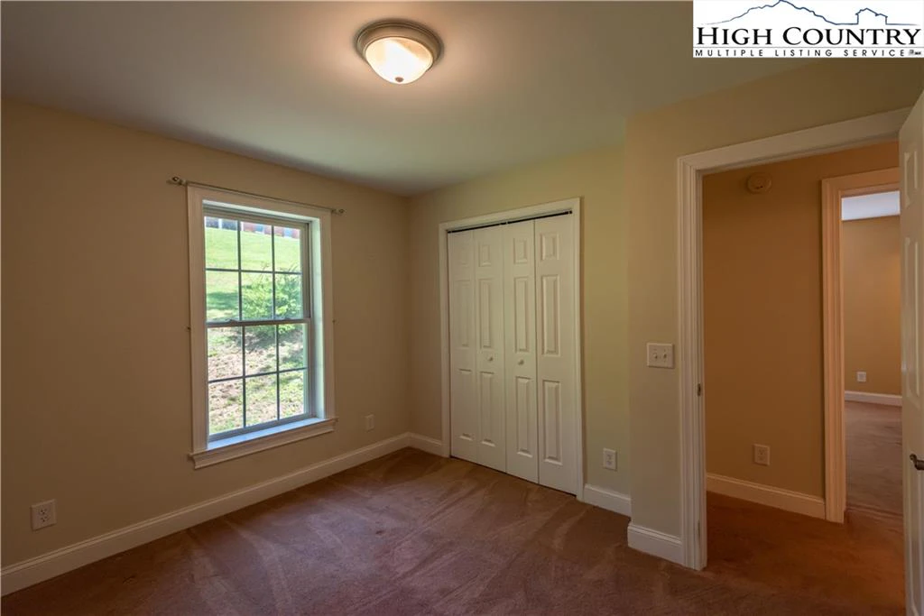 Image number 12 for the current listing