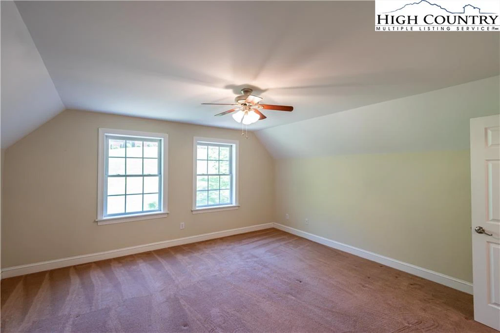Image number 5 for the current listing
