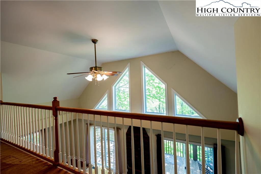 Image number 4 for the current listing