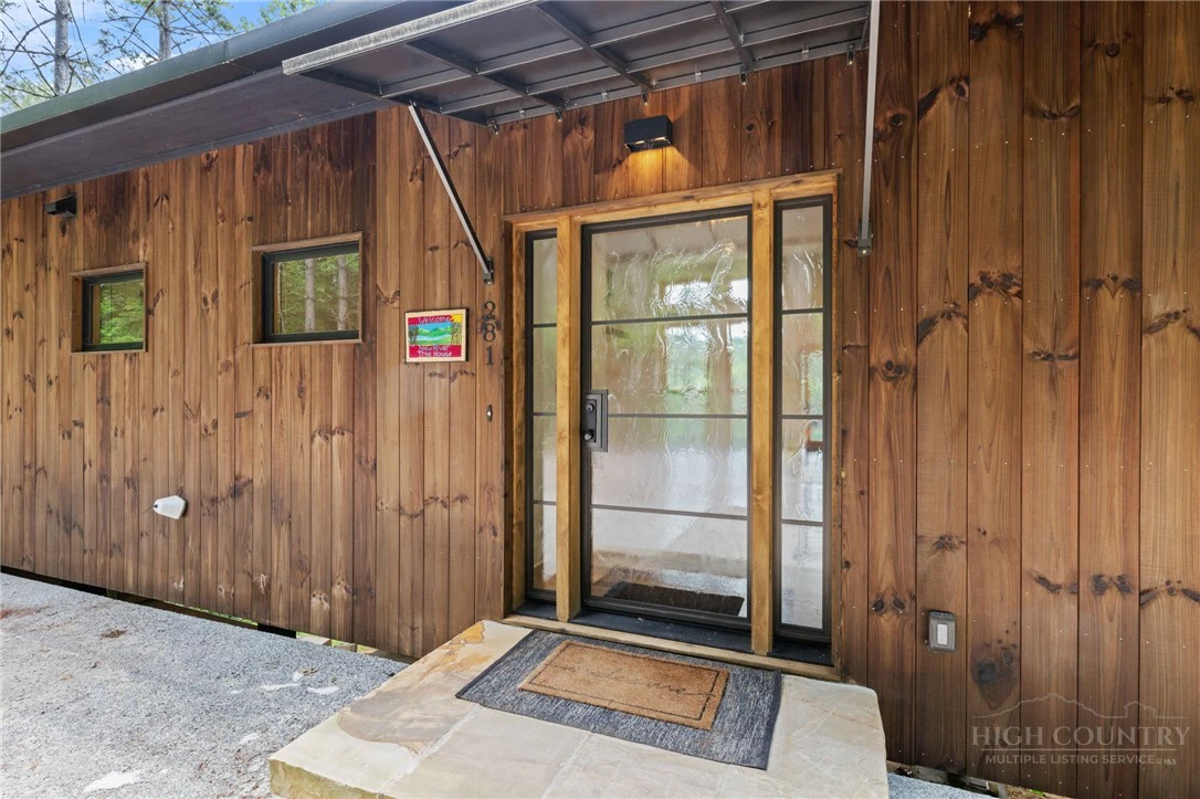 Image number 3 for the current listing