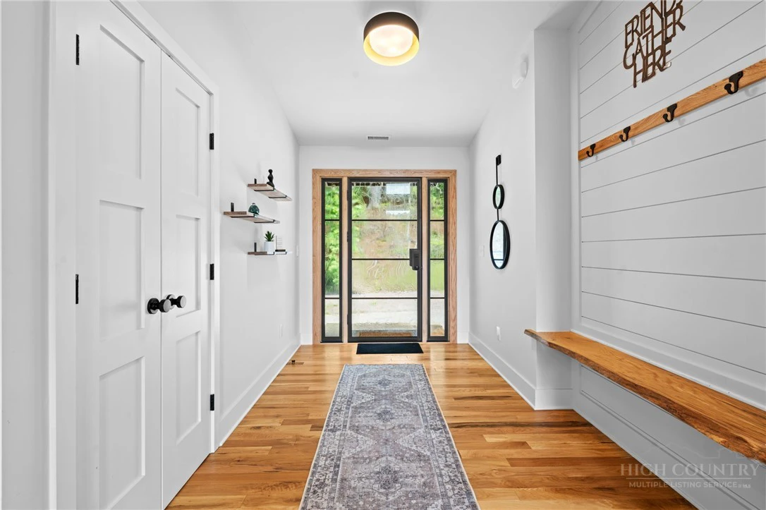 Image number 4 for the current listing
