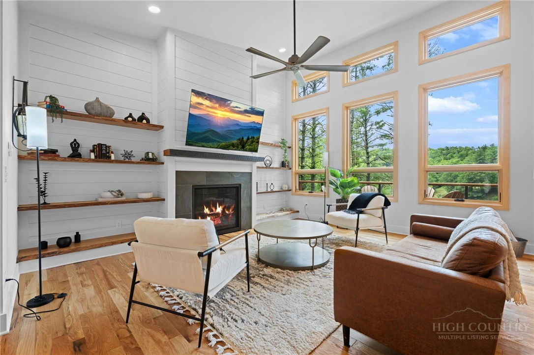 Image number 5 for the current listing