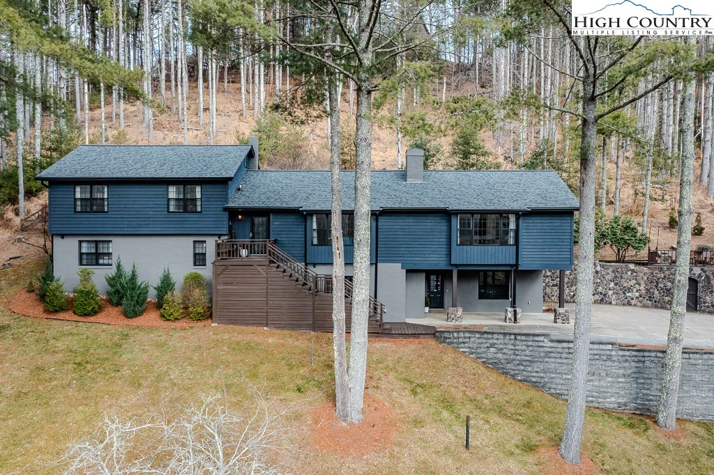 Image number 1 for the current listing