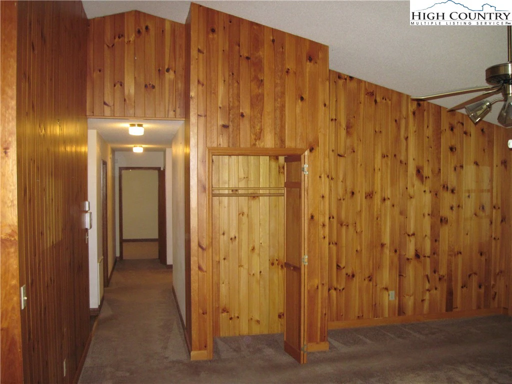 Image number 14 for the current listing