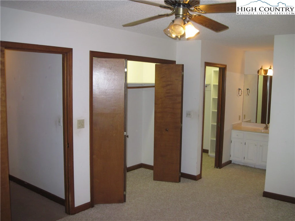 Image number 10 for the current listing