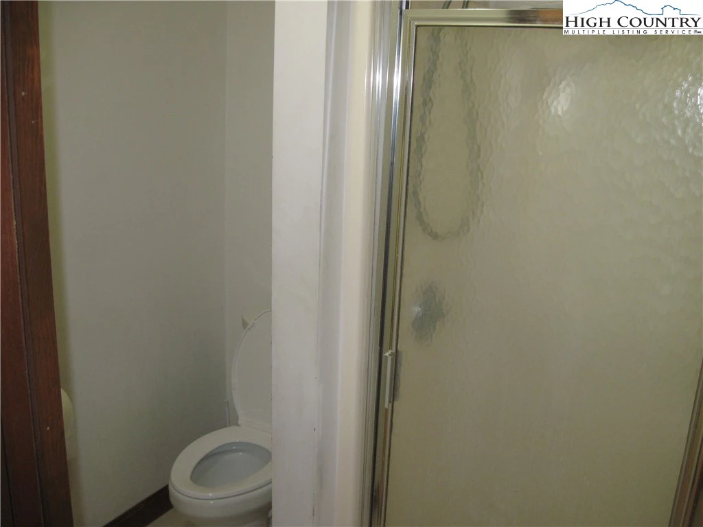 Image number 8 for the current listing