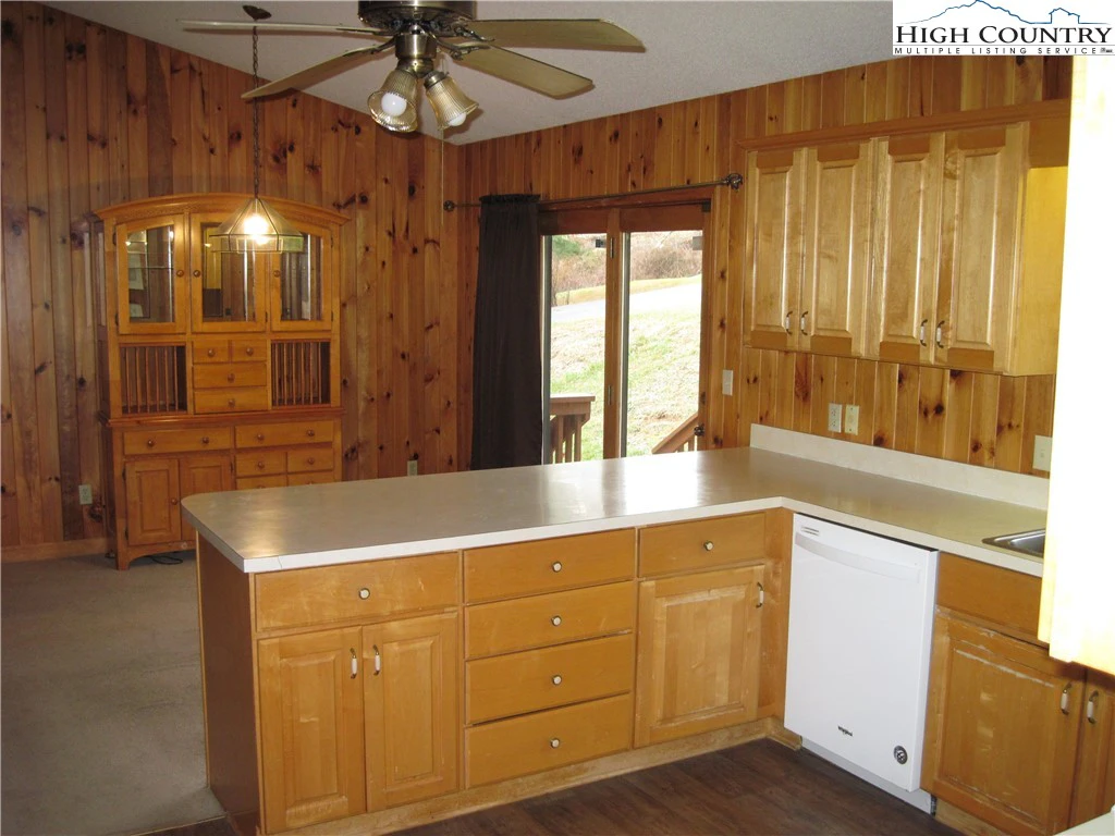 Image number 5 for the current listing
