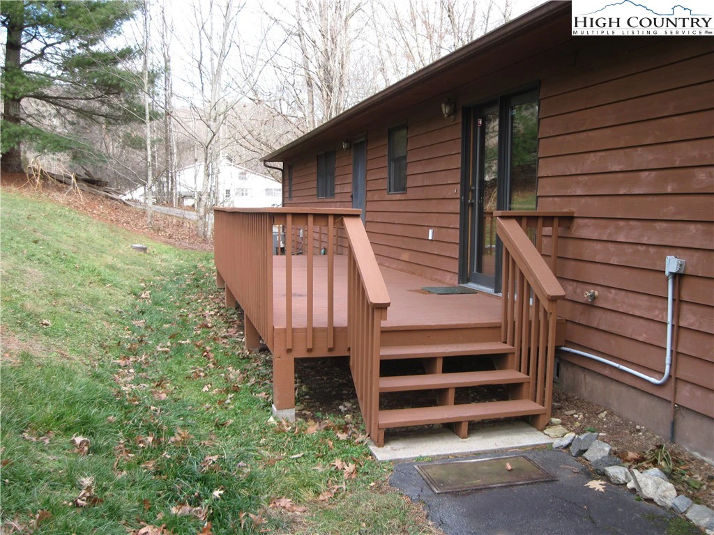 Image number 3 for the current listing