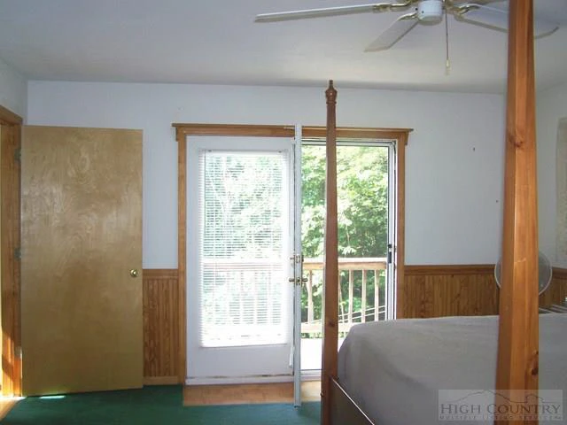 Image number 28 for the current listing