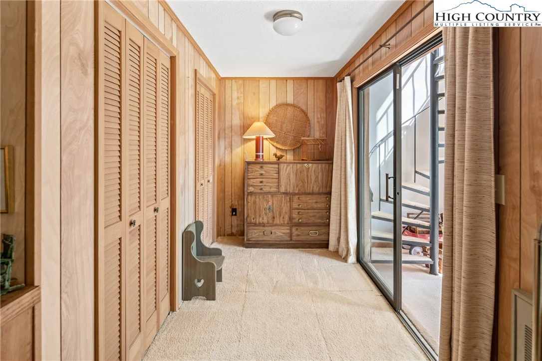 Image number 12 for the current listing