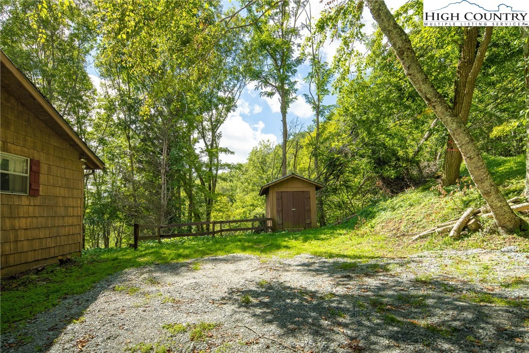 Image number 7 for the current listing