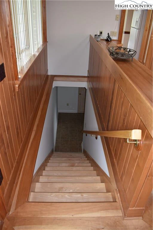 Image number 2 for the current listing
