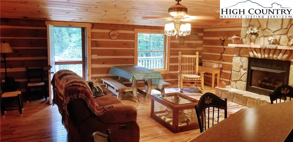 Image number 8 for the current listing