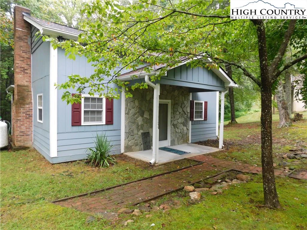 Image number 1 for the current listing