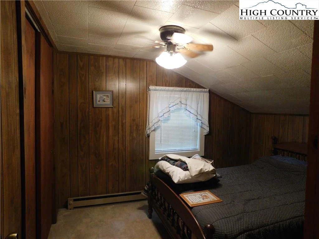 Image number 11 for the current listing