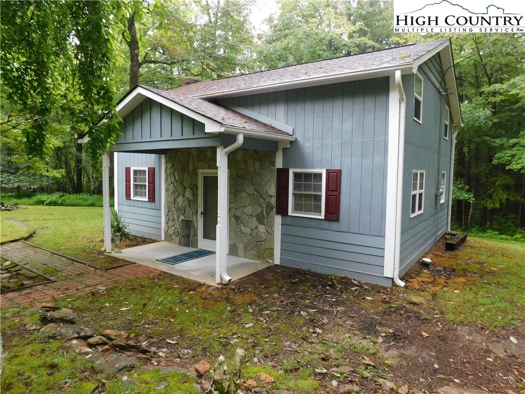 Image number 3 for the current listing