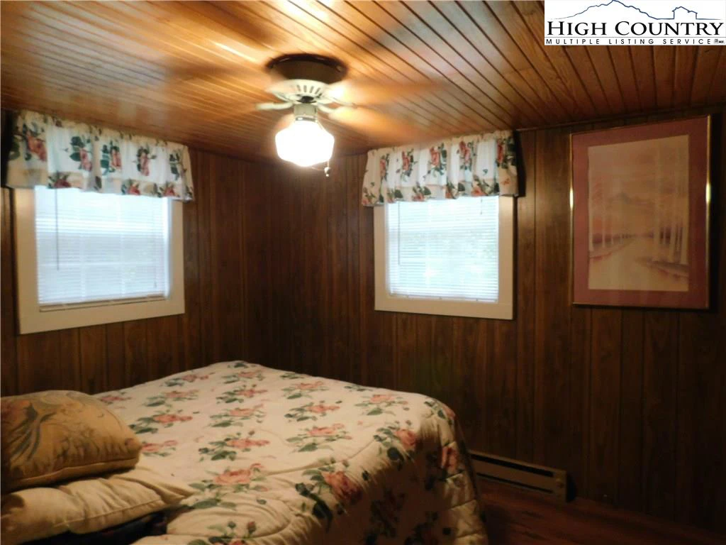 Image number 7 for the current listing