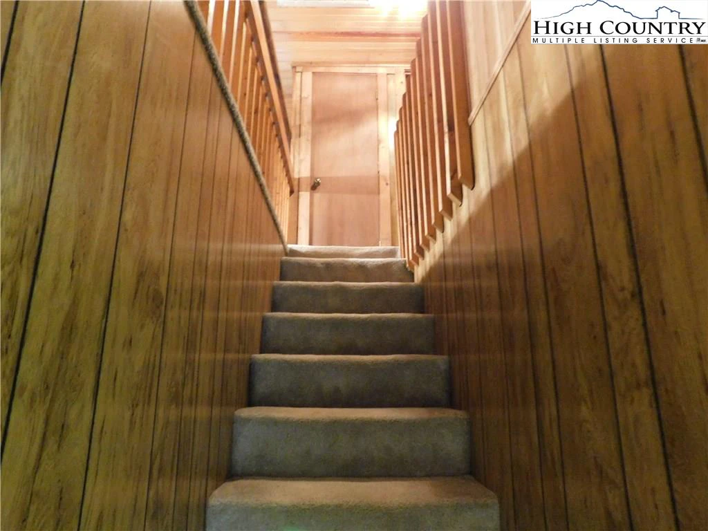 Image number 9 for the current listing