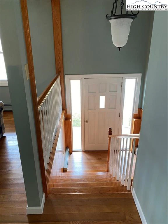 Image number 2 for the current listing