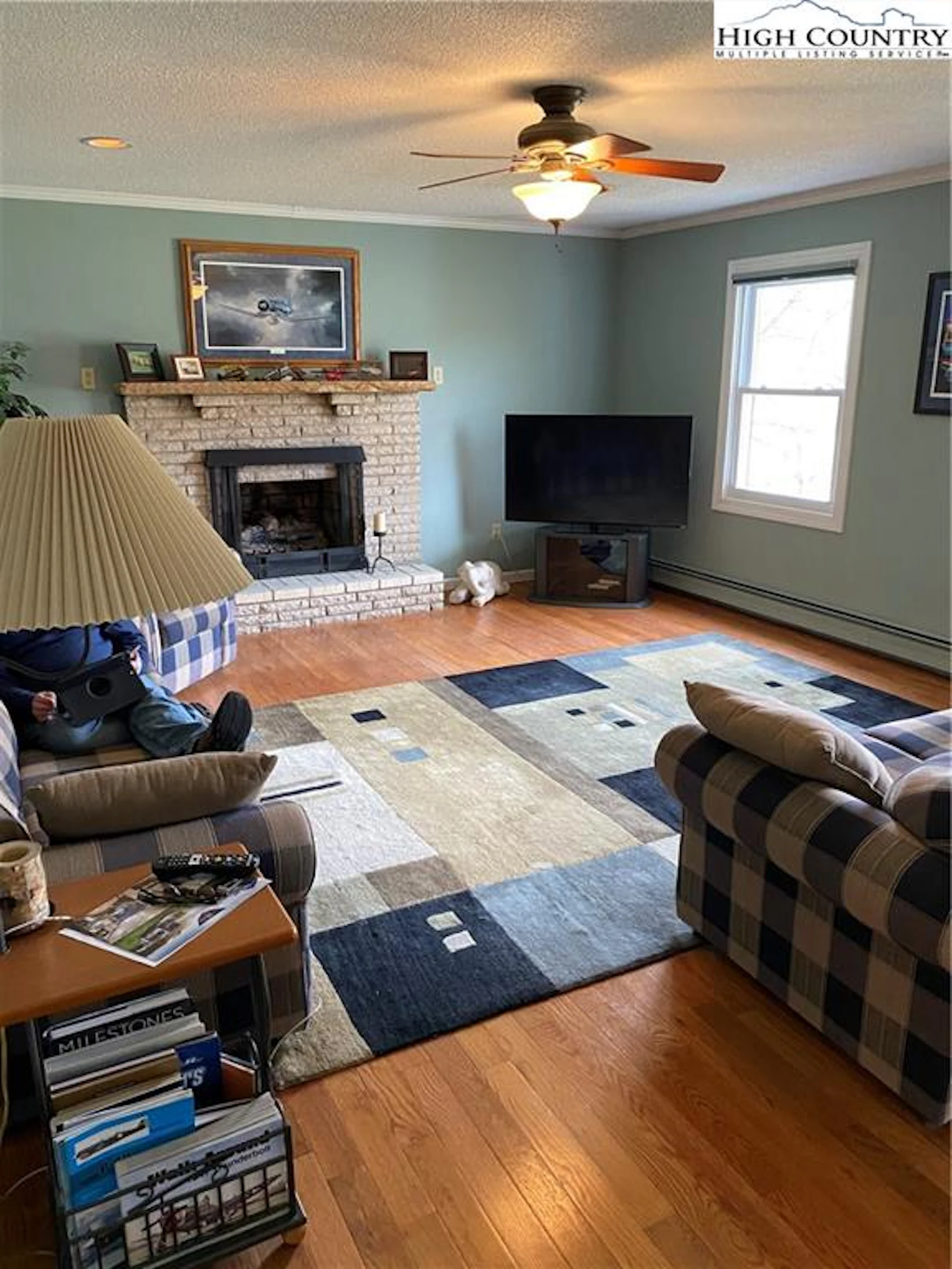 Image number 19 for the current listing