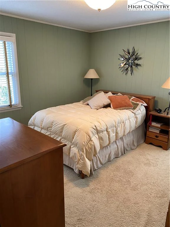 Image number 18 for the current listing
