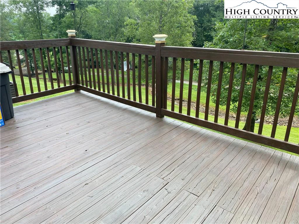 Image number 19 for the current listing