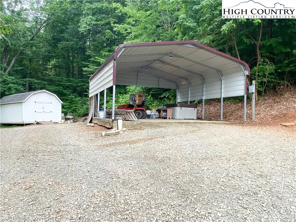 Image number 3 for the current listing