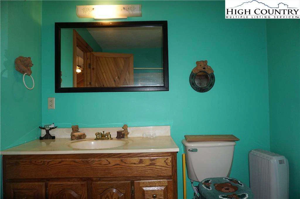 Image number 2 for the current listing