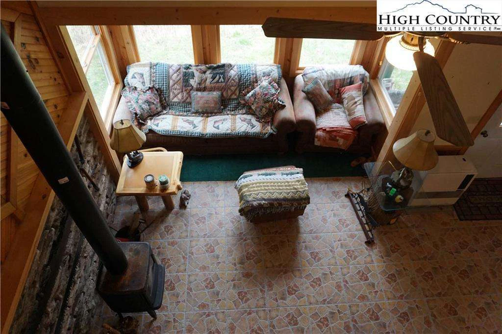 Image number 8 for the current listing