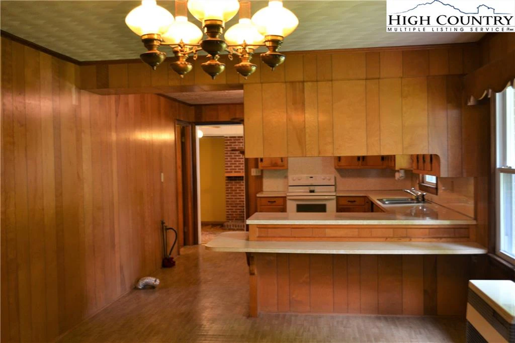 Image number 2 for the current listing