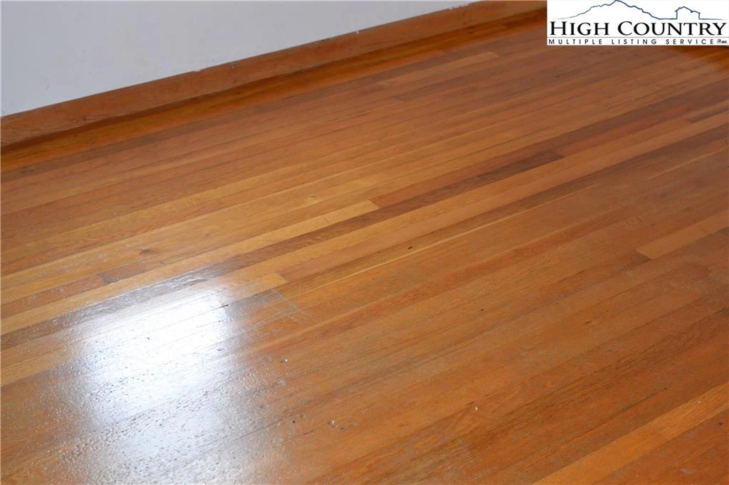 Image number 12 for the current listing