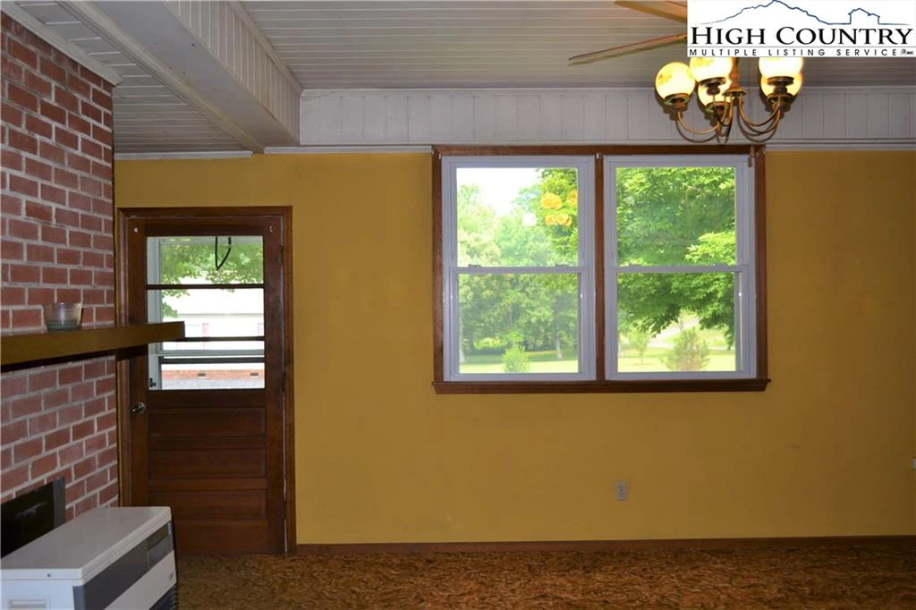 Image number 10 for the current listing