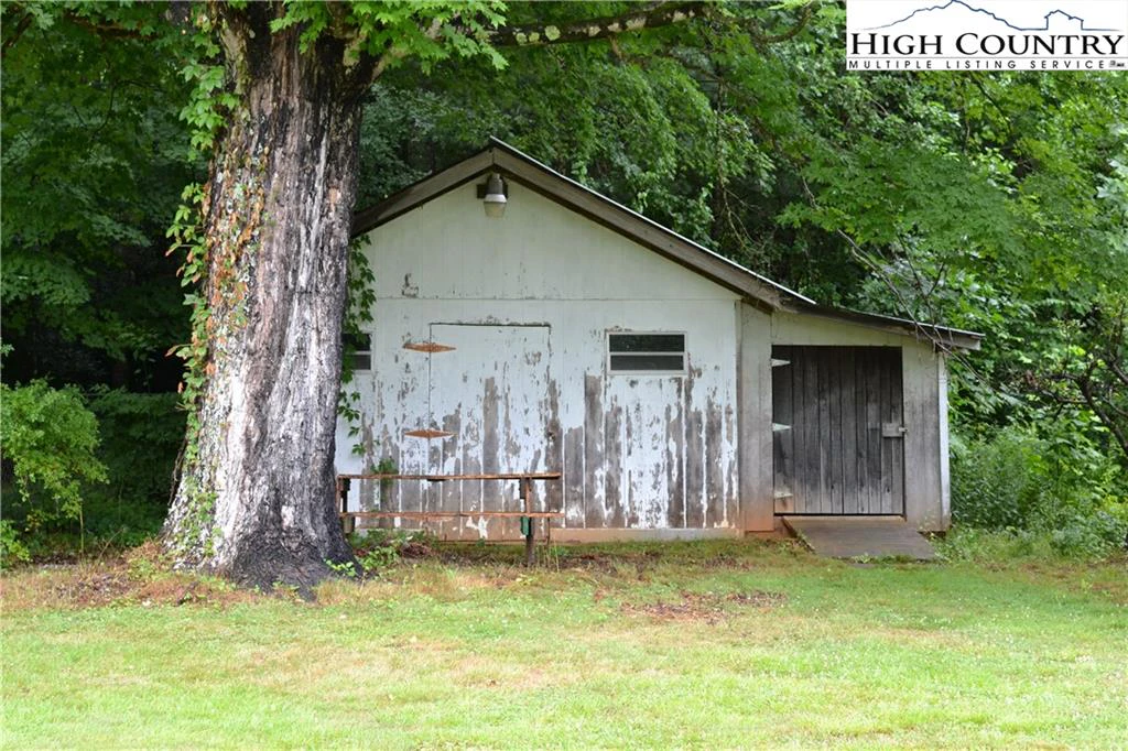 Image number 7 for the current listing
