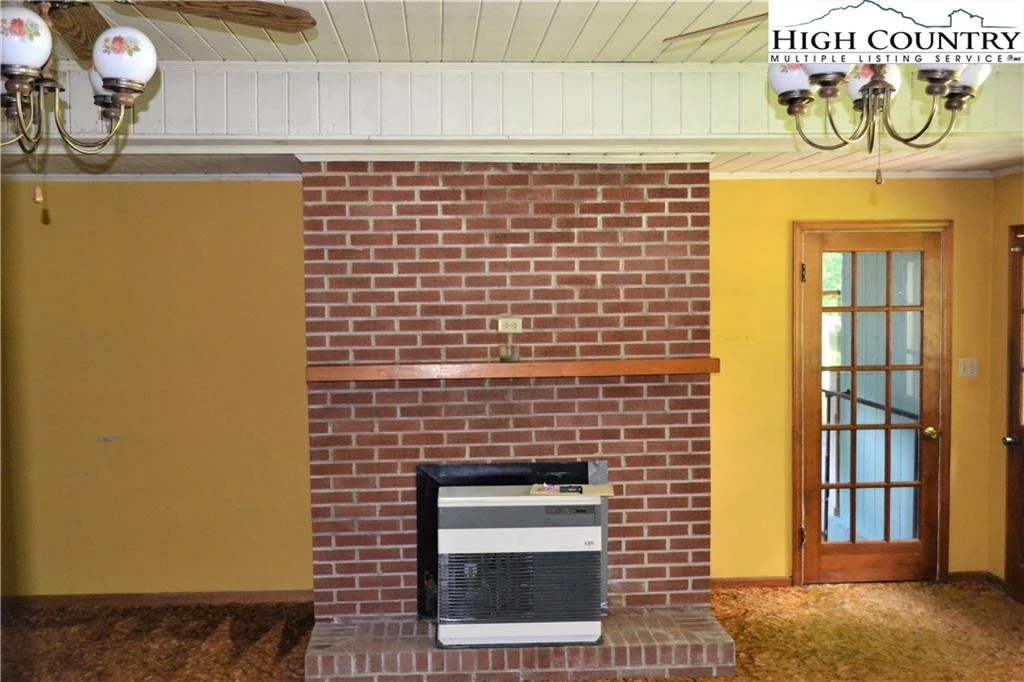 Image number 3 for the current listing