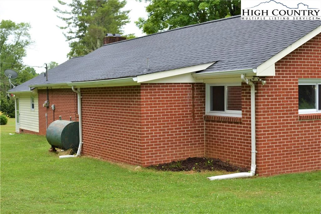 Image number 18 for the current listing