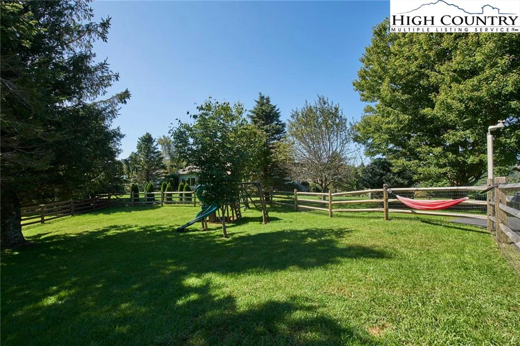 Image number 19 for the current listing